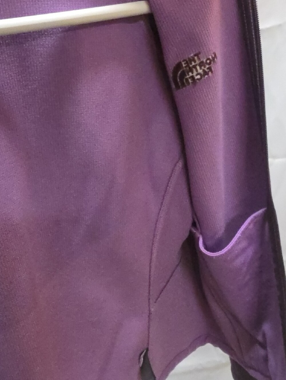 The North Face Women's Plum Zip-Up Jacket - Picture 6 of 10